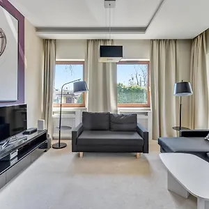 Executive With Sauna By Grand Apartament